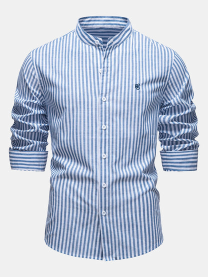 Camisa com gola alta e listras com aparência de linho