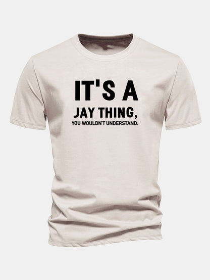 Camiseta de algodão com estampa “É Coisa do Jay” e corte regular