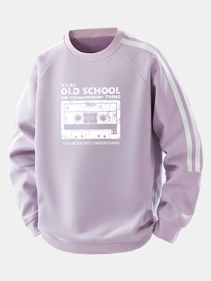 Moletom raglan listrado vintage com estampa de fita cassete e modelagem confortável