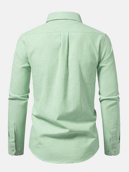 Camisa Oxford listrada com contraste e botões na gola