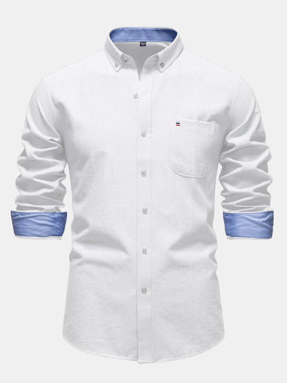 Camisa Oxford listrada com contraste e botões na gola