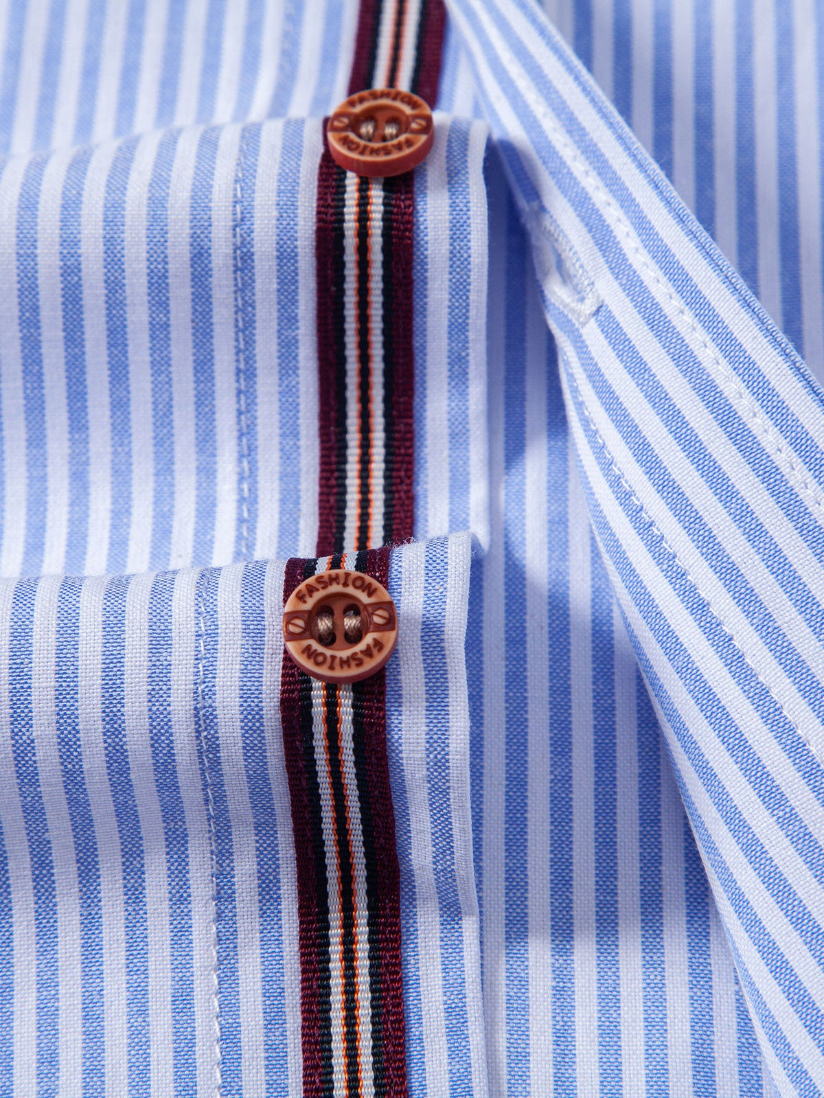 Camisa de algodão listrada com botões