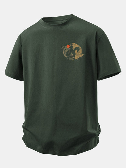 Camiseta de algodão com estampa japonesa de carpas koi e caimento confortável