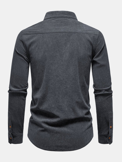 Camisa de veludo cotelê de manga longa com gola alta