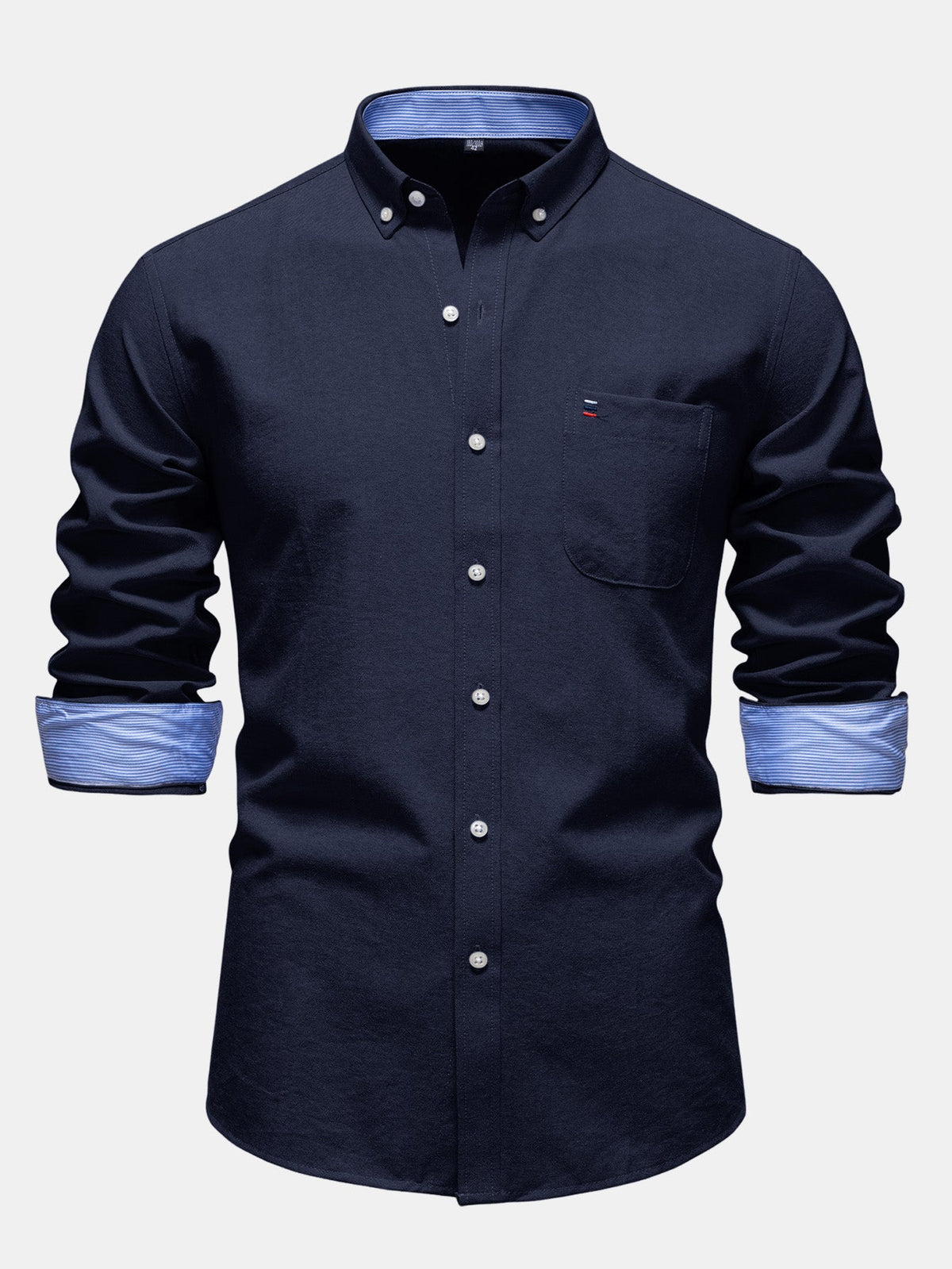 Camisa Oxford listrada com contraste e botões na gola
