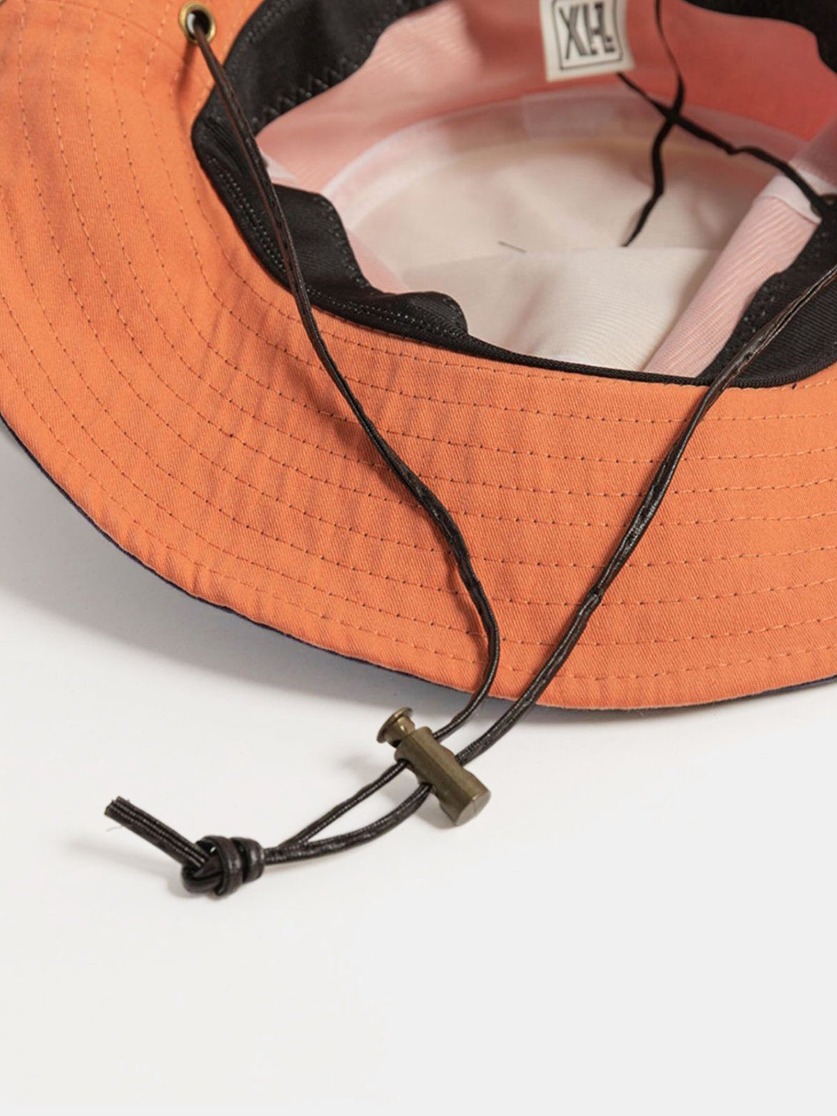 Chapéu boonie étnico para atividades ao ar livre, com faixa trançada e aba larga, para proteção solar