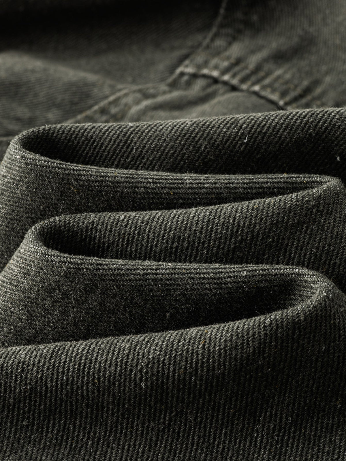 Sobrecamisa utilitária de sarja jeans vintage com lavagem desgastada