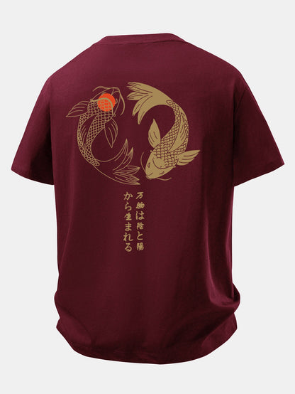Camiseta de algodão com estampa japonesa de carpas koi e caimento confortável