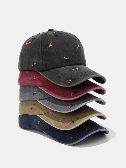 Boné casual macio, desestruturado, com bordado de cães espalhados em estilo vintage