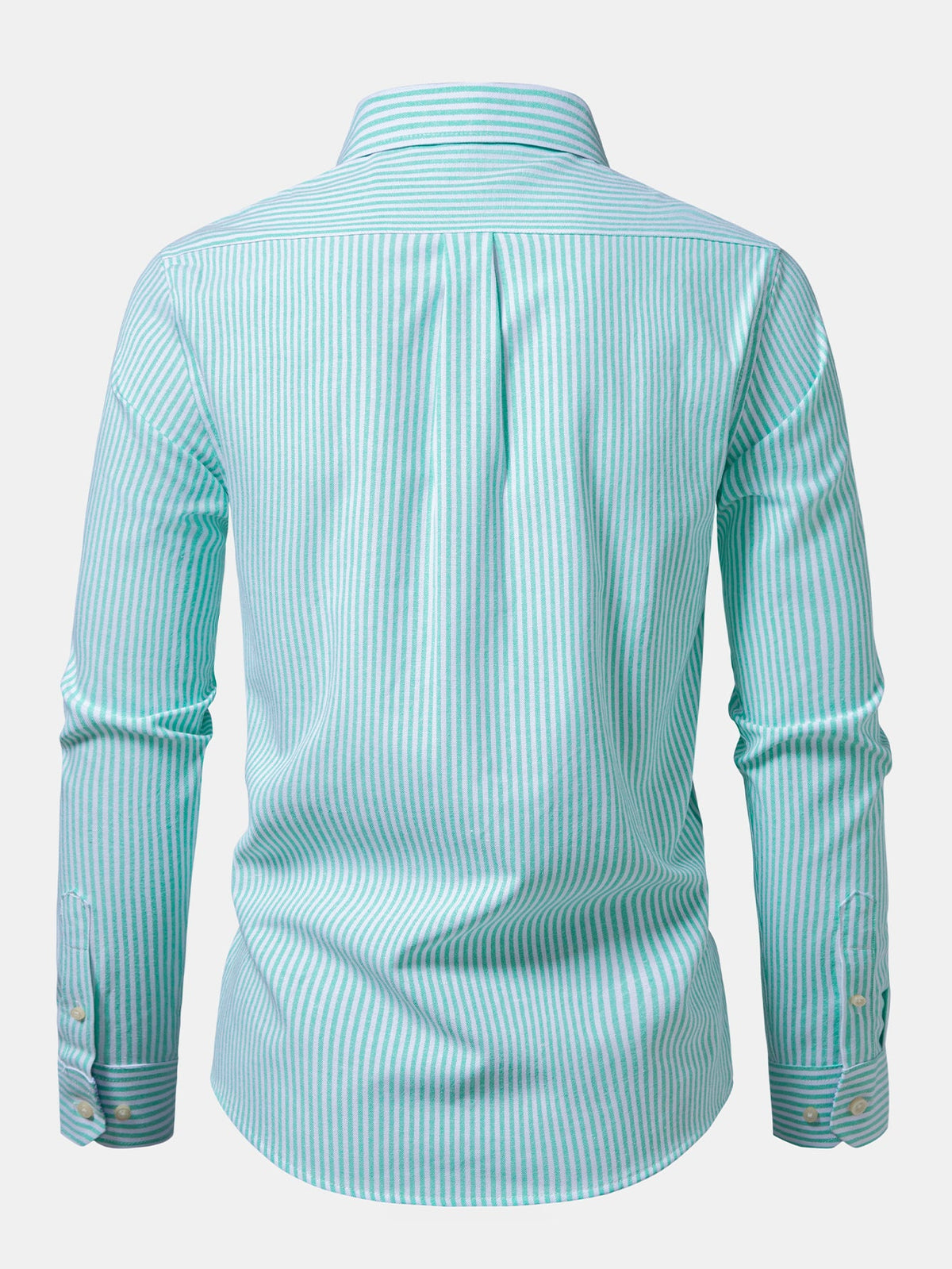 Camisa listrada de manga longa com botões e gola dobrada