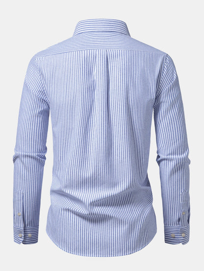 Camisa listrada de manga longa com botões e gola dobrada